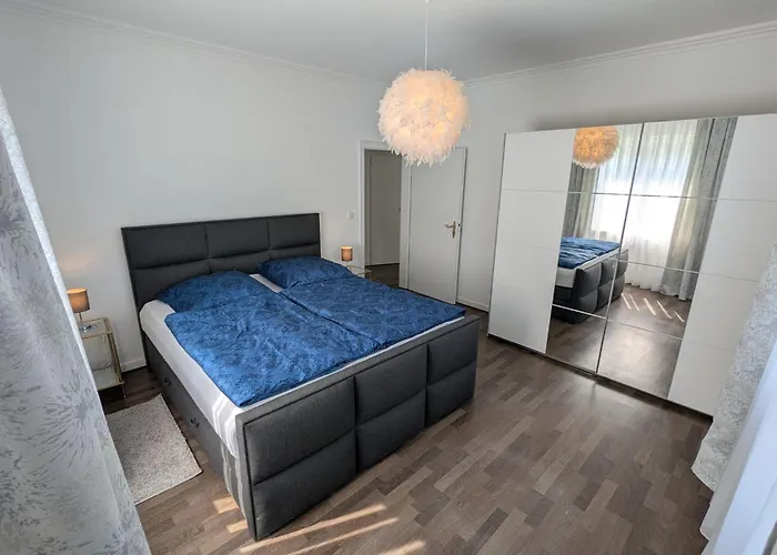 Grosse Frisch Renoviert In Bester Lage Appartement